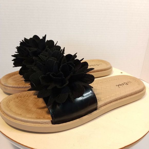 BABE Black Flower Slipon Women's Sandals Size 7 - Picture 1 of 7